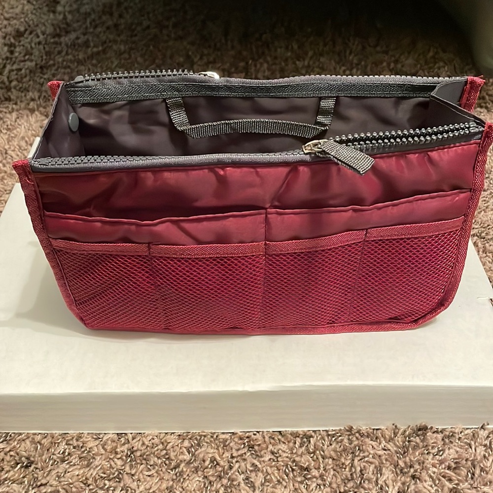 Travel toiletry bag
